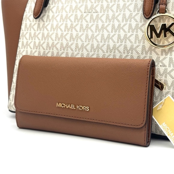 Michael Kors Large Charlotte Tote Bag & Trifold Wallet Set Vanilla/Luggage - Picture 11 of 13